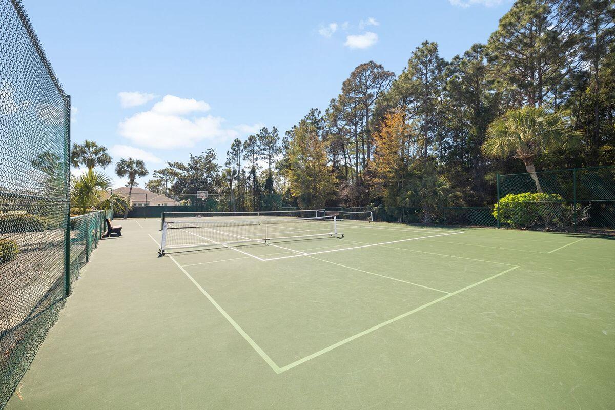 PELICAN BAY - Residential