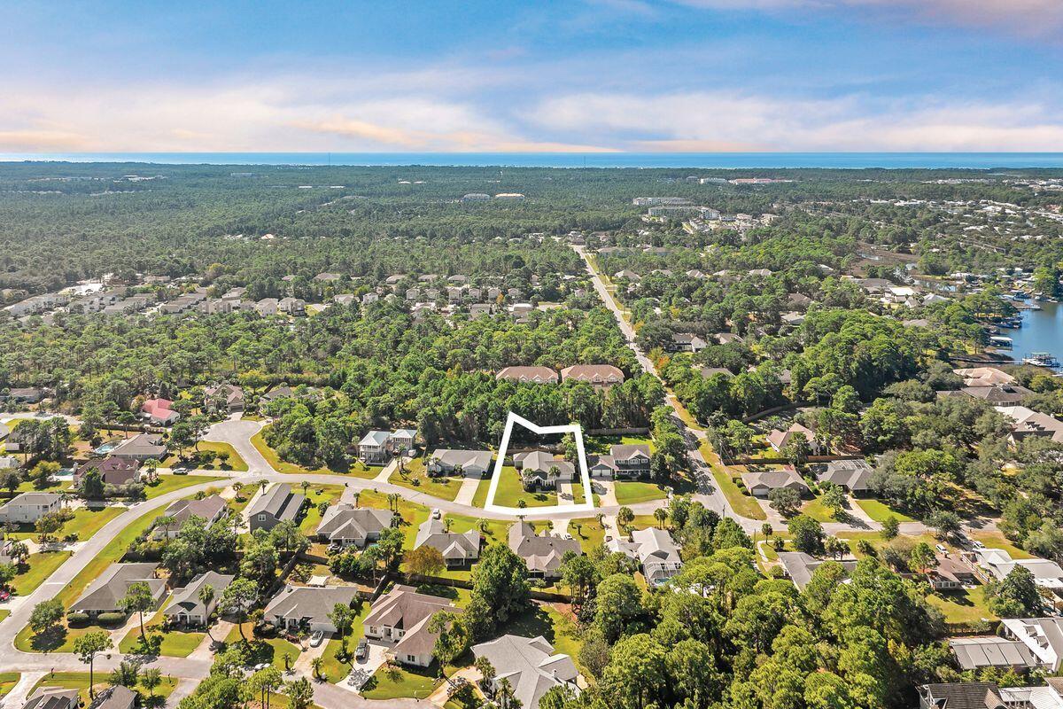 PELICAN BAY - Residential
