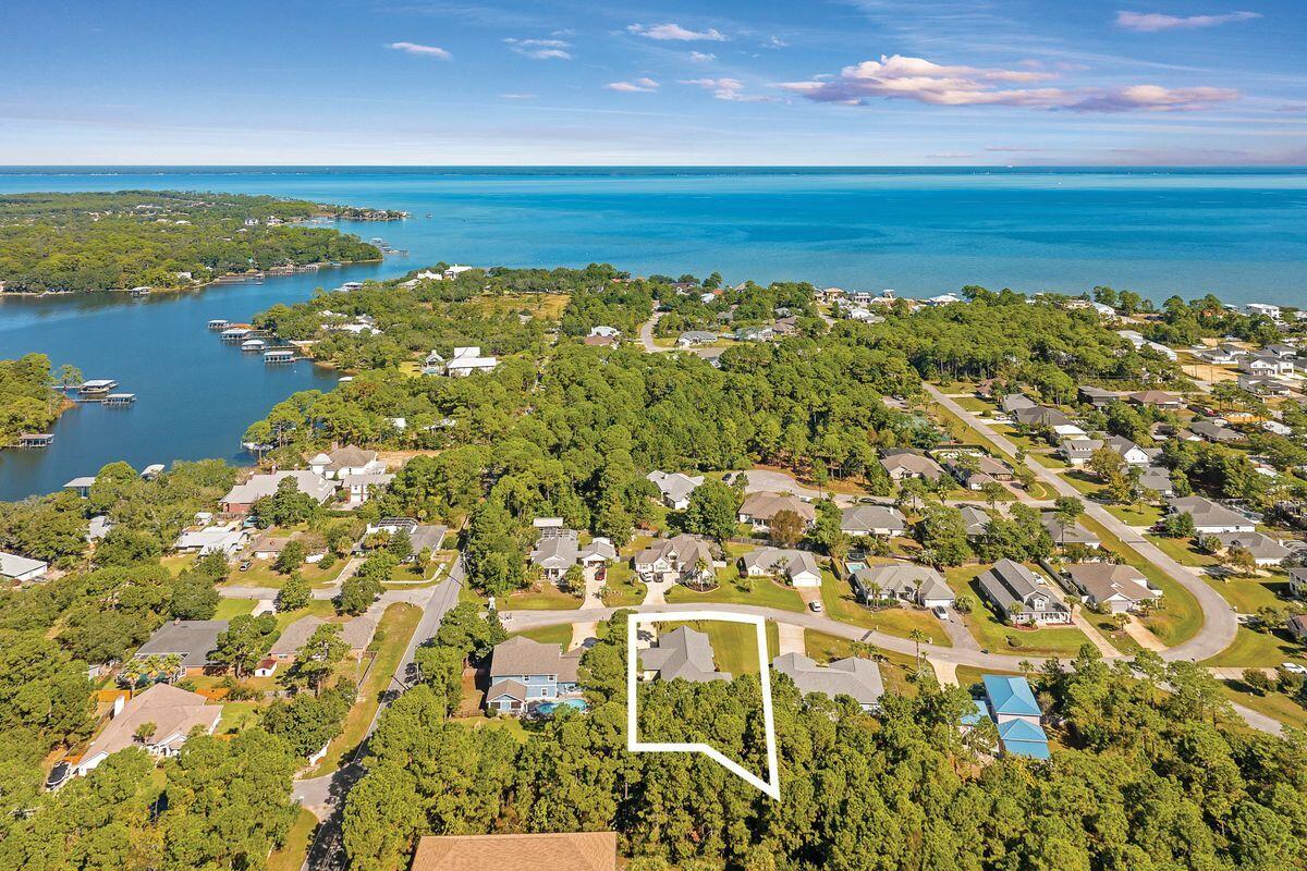 PELICAN BAY - Residential