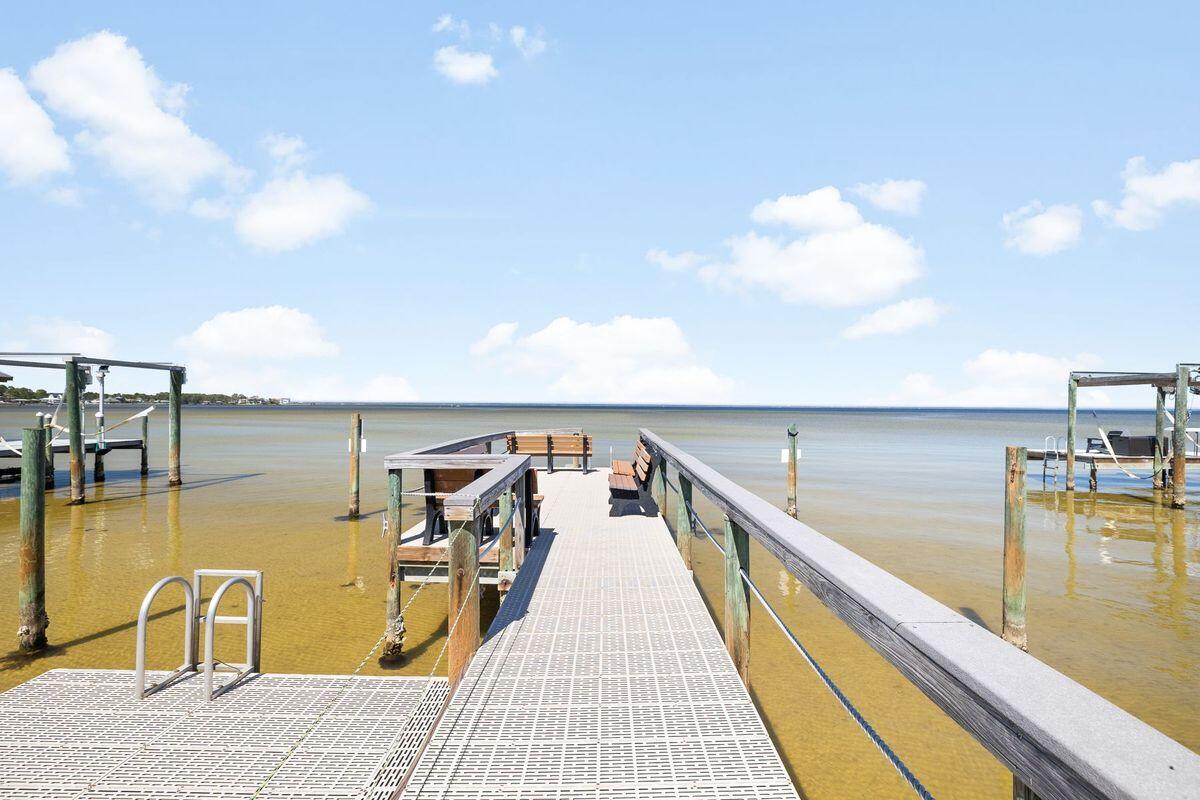 PELICAN BAY - Residential