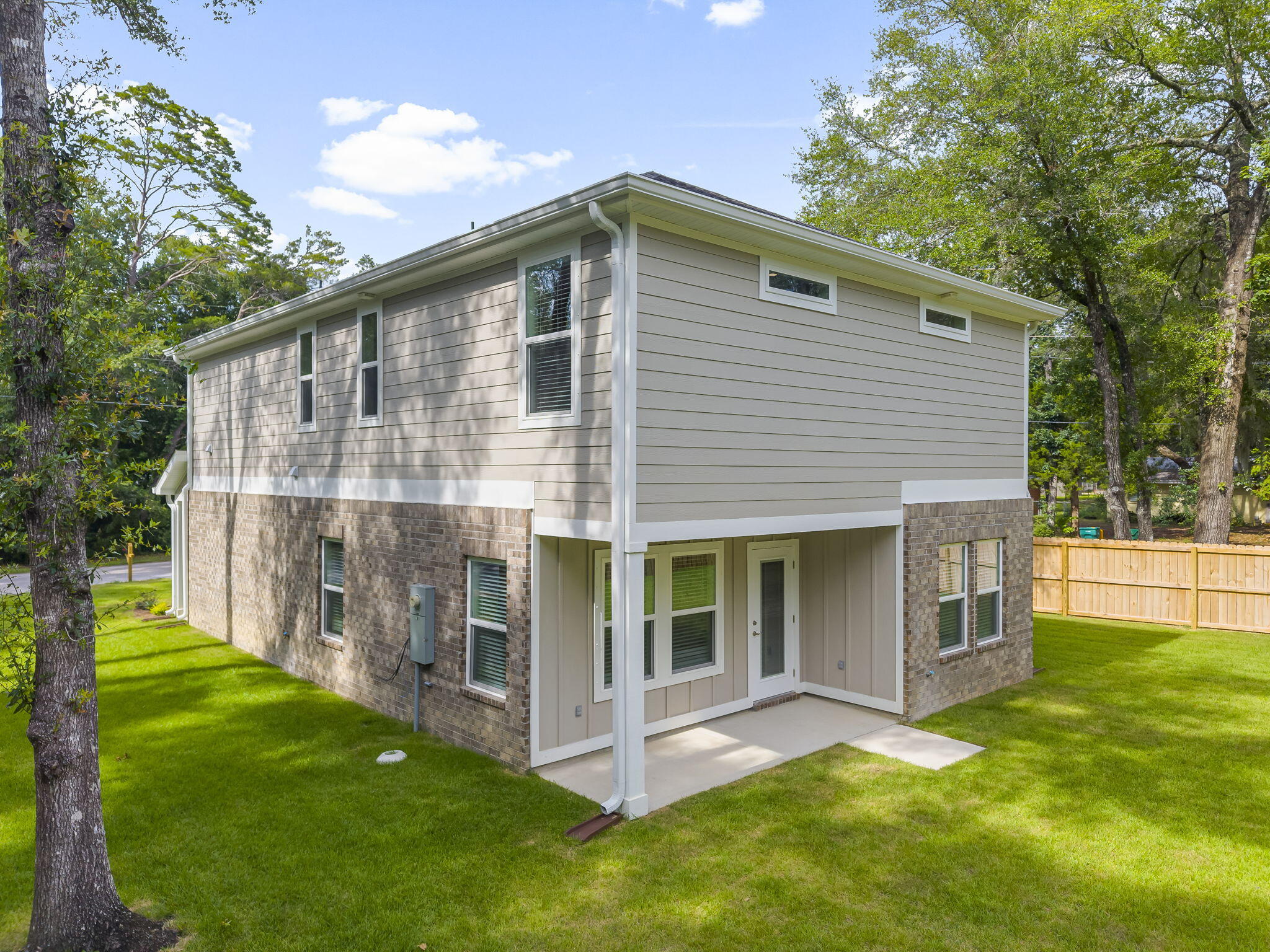 GREY MOSS POINT S/D - Residential