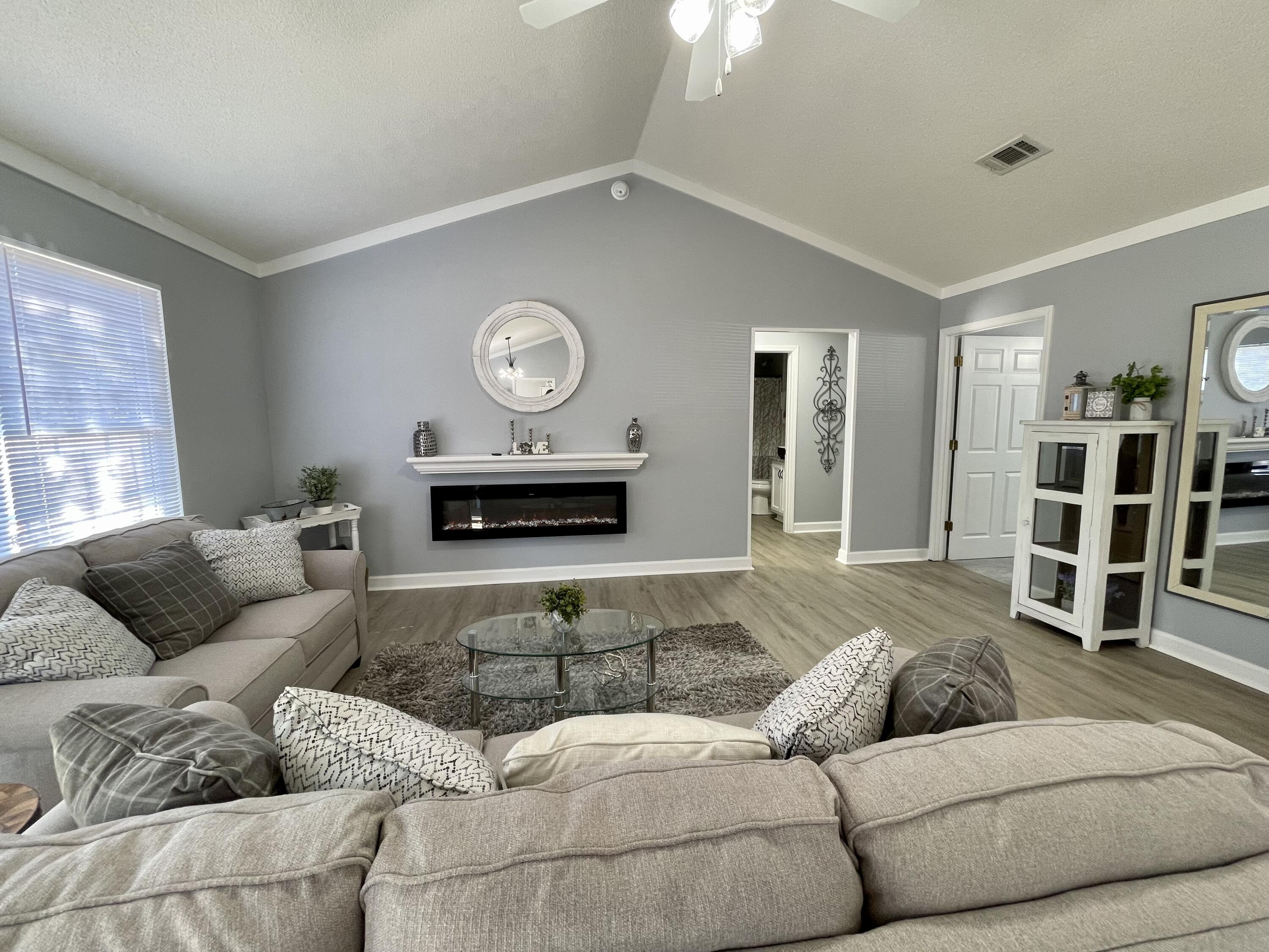 TRIPLE LAKES EST - Residential