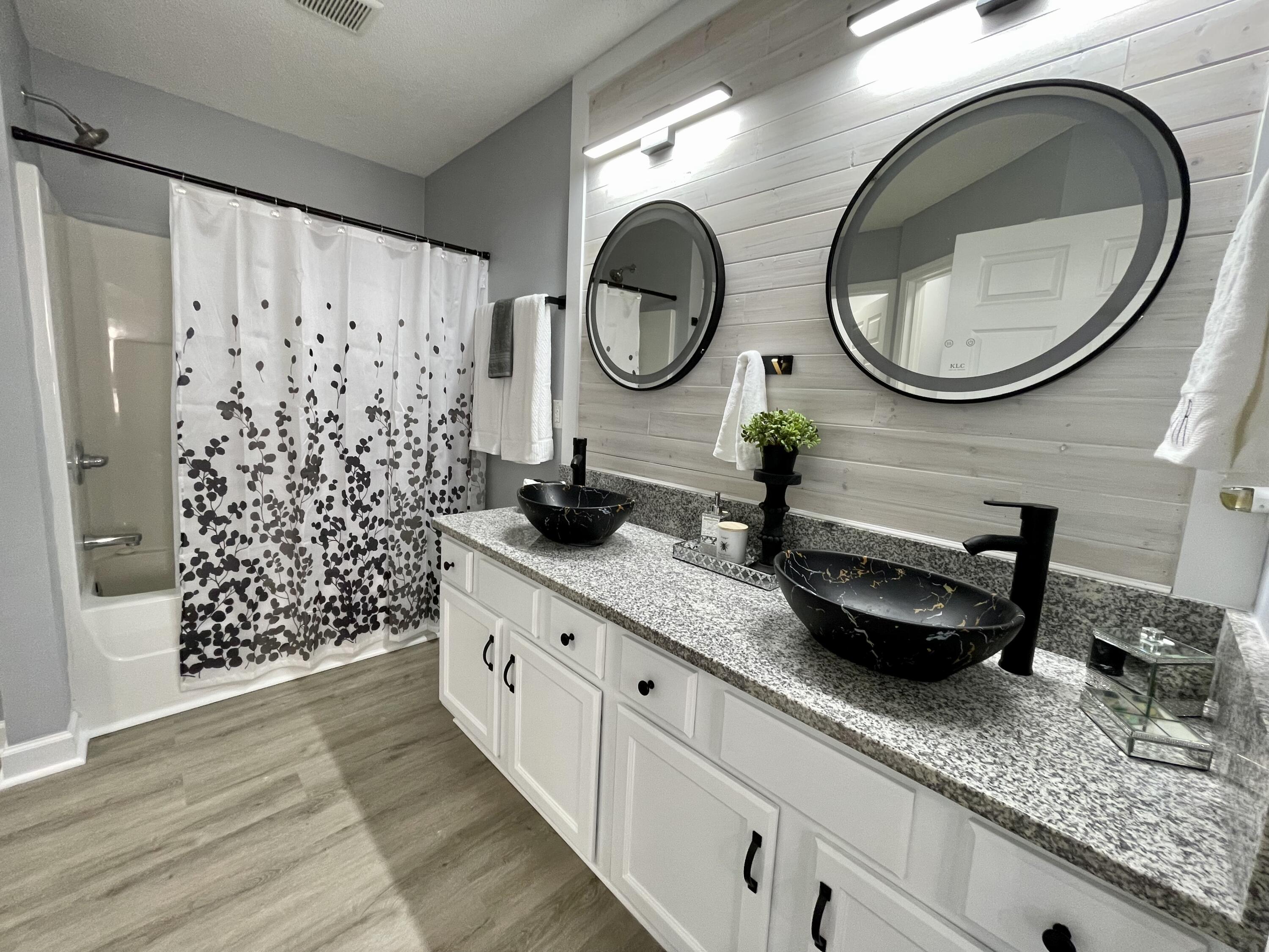 TRIPLE LAKES EST - Residential