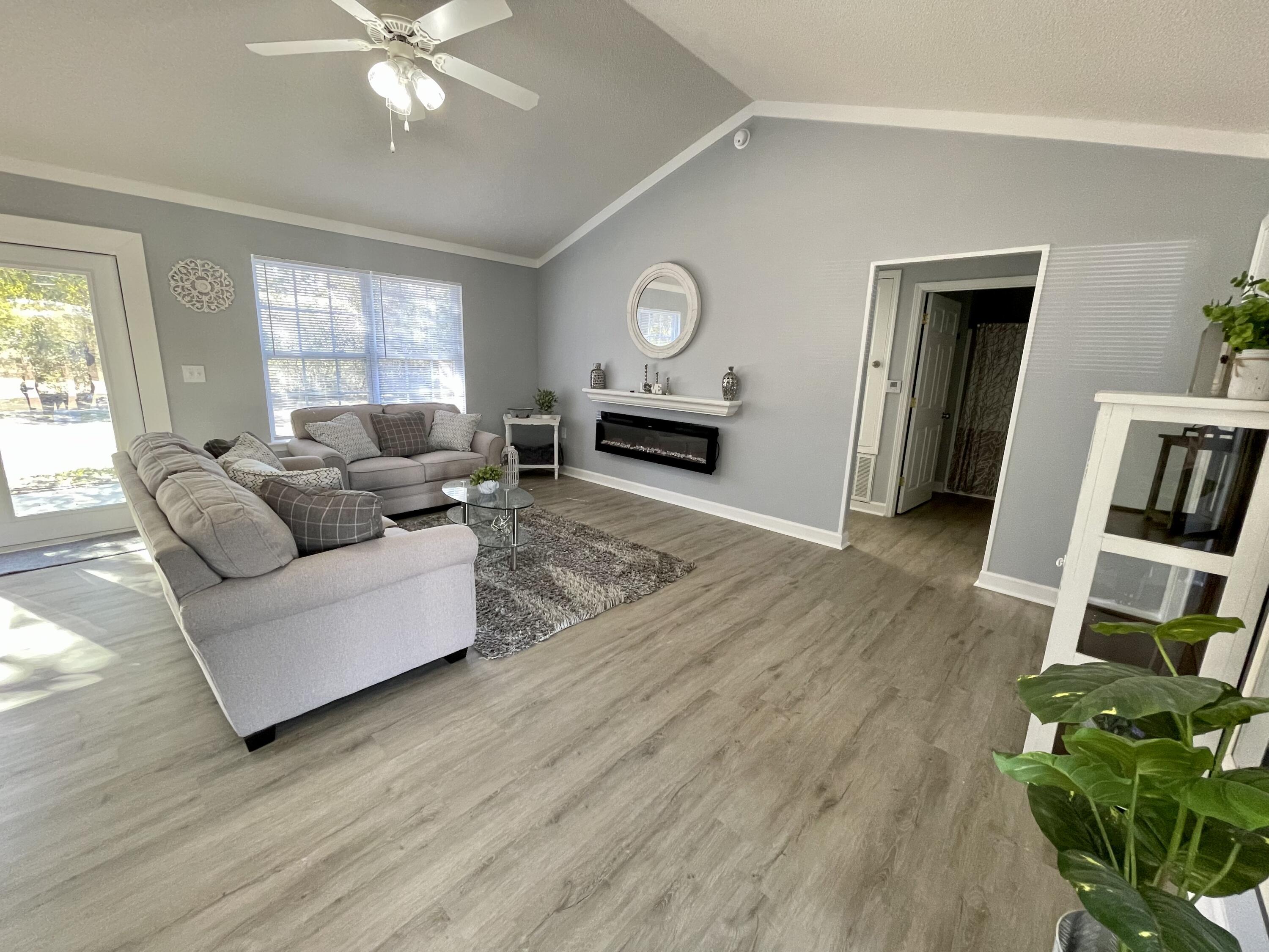 TRIPLE LAKES EST - Residential