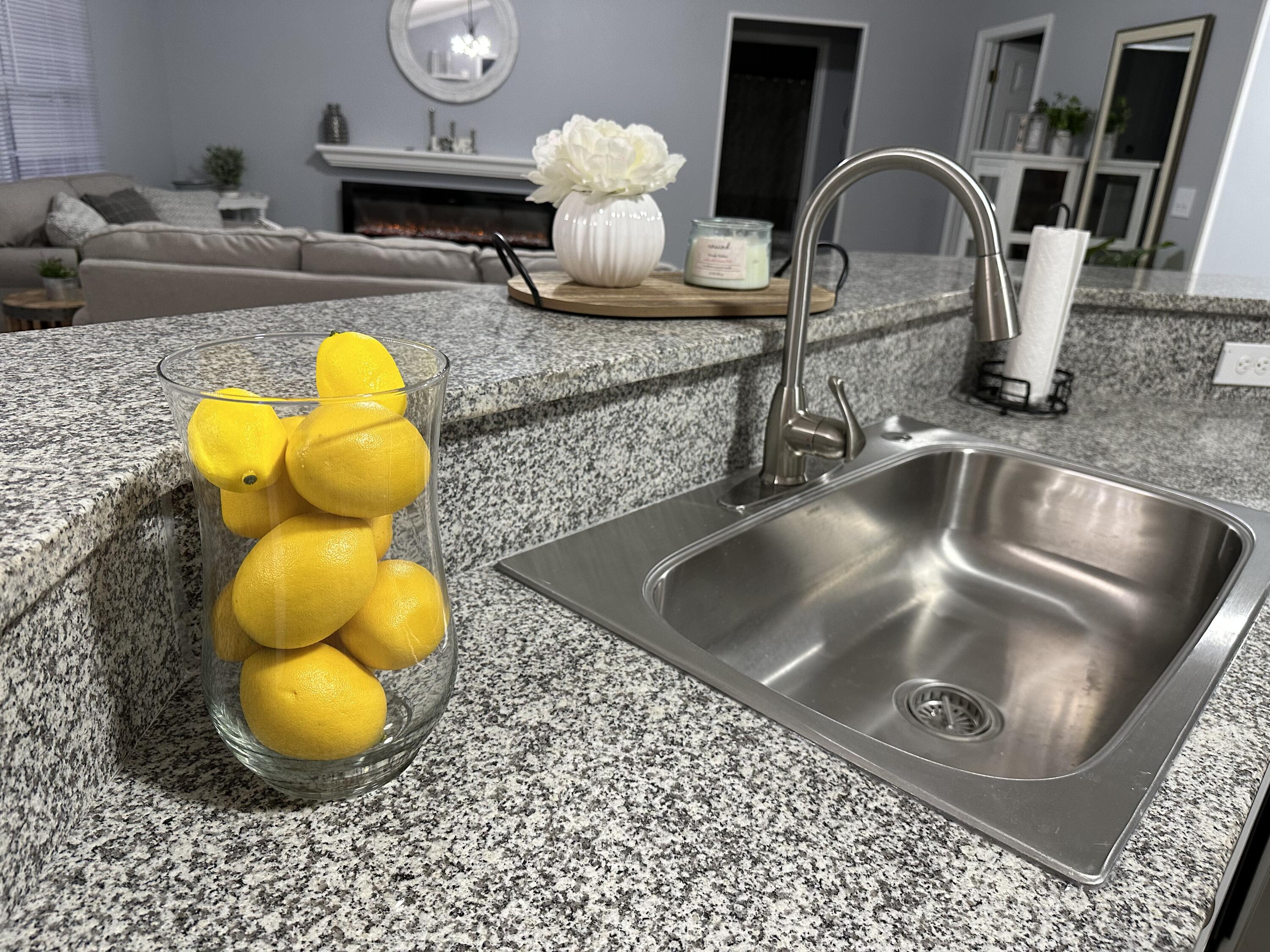 TRIPLE LAKES EST - Residential