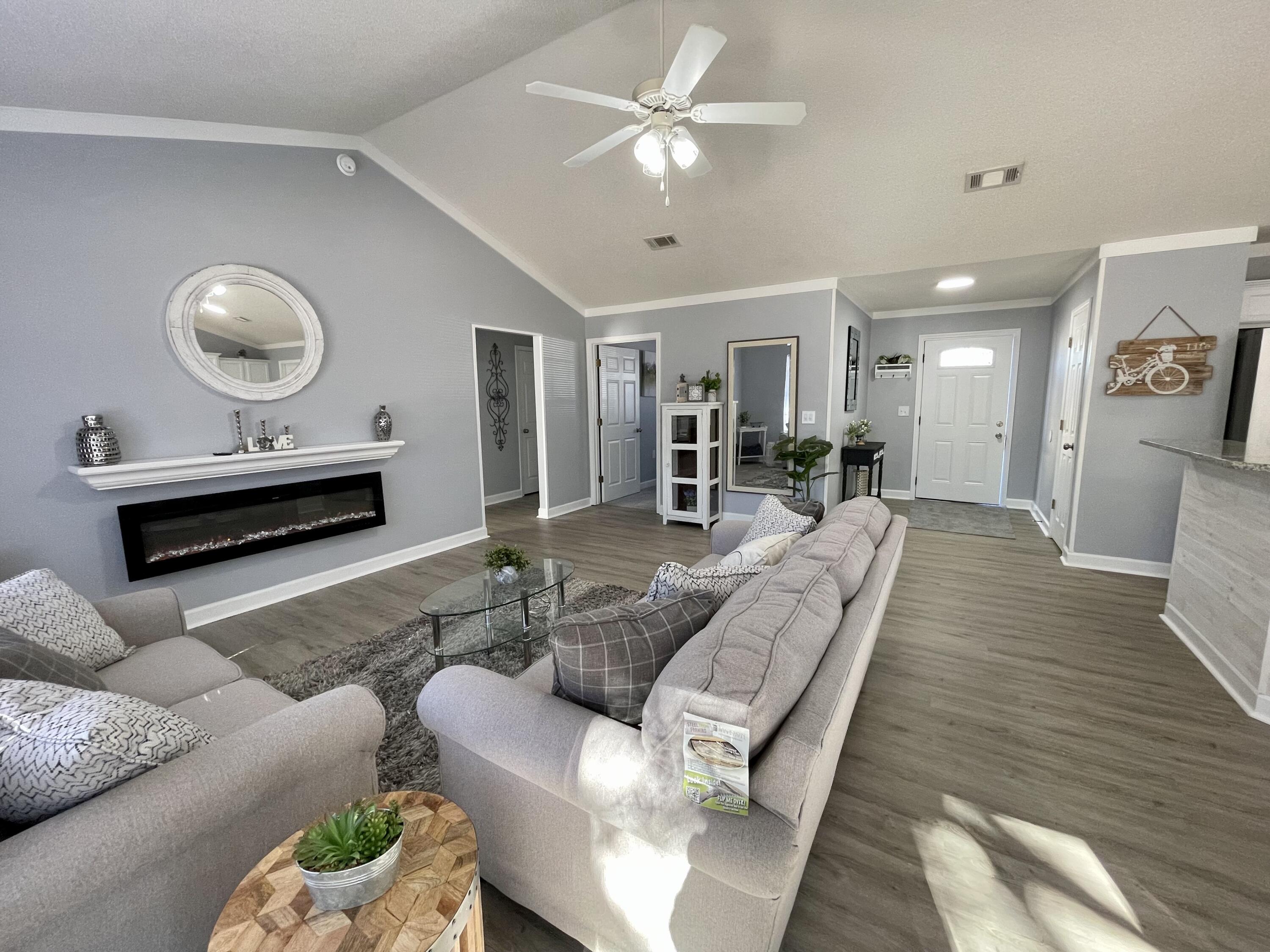 TRIPLE LAKES EST - Residential