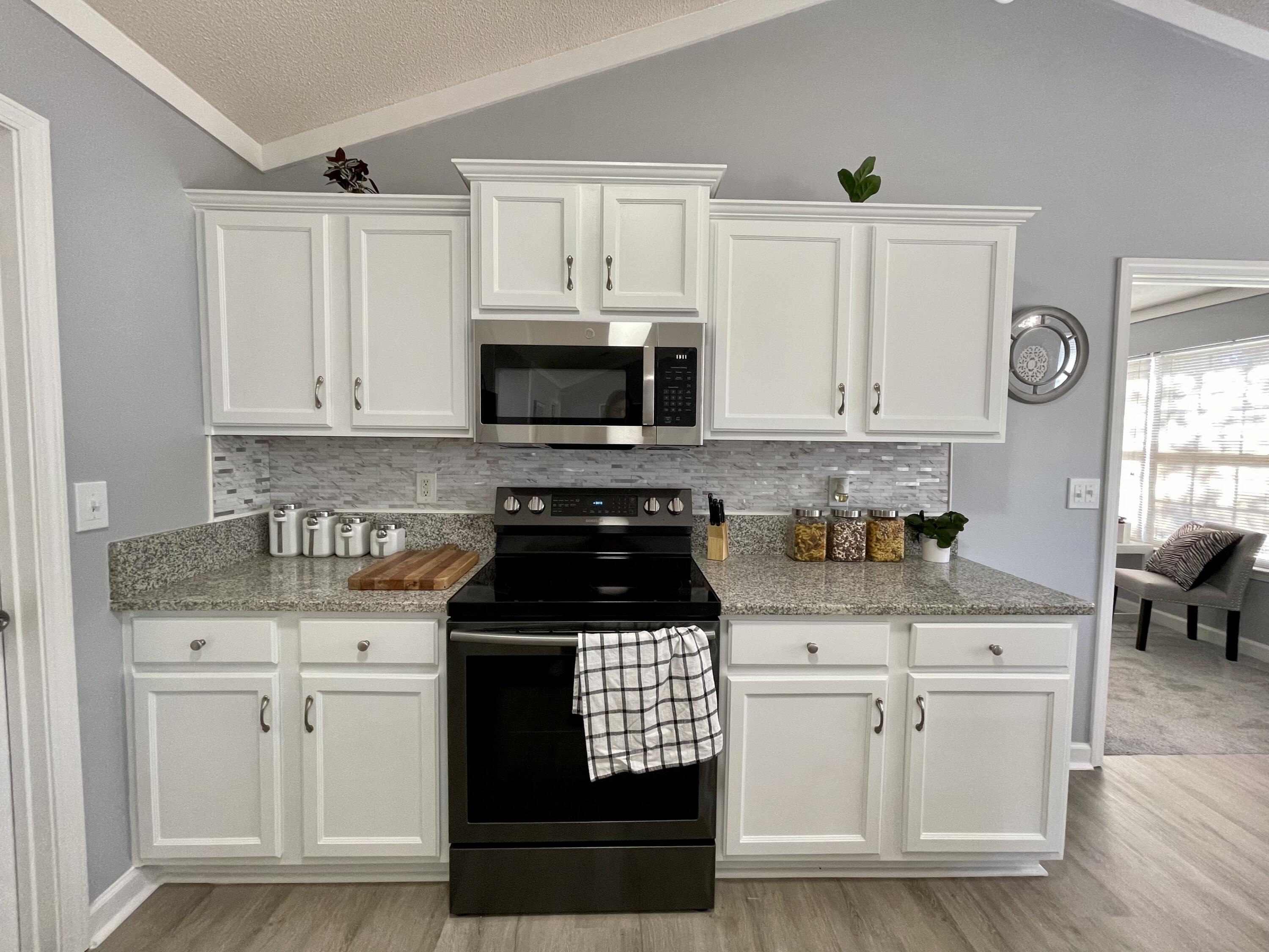 TRIPLE LAKES EST - Residential