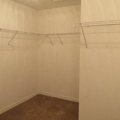 TWIN LAKES ESTATES - Residential Lease