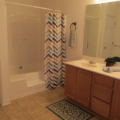 TWIN LAKES ESTATES - Residential Lease