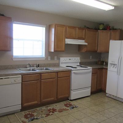 TWIN LAKES ESTATES - Residential Lease