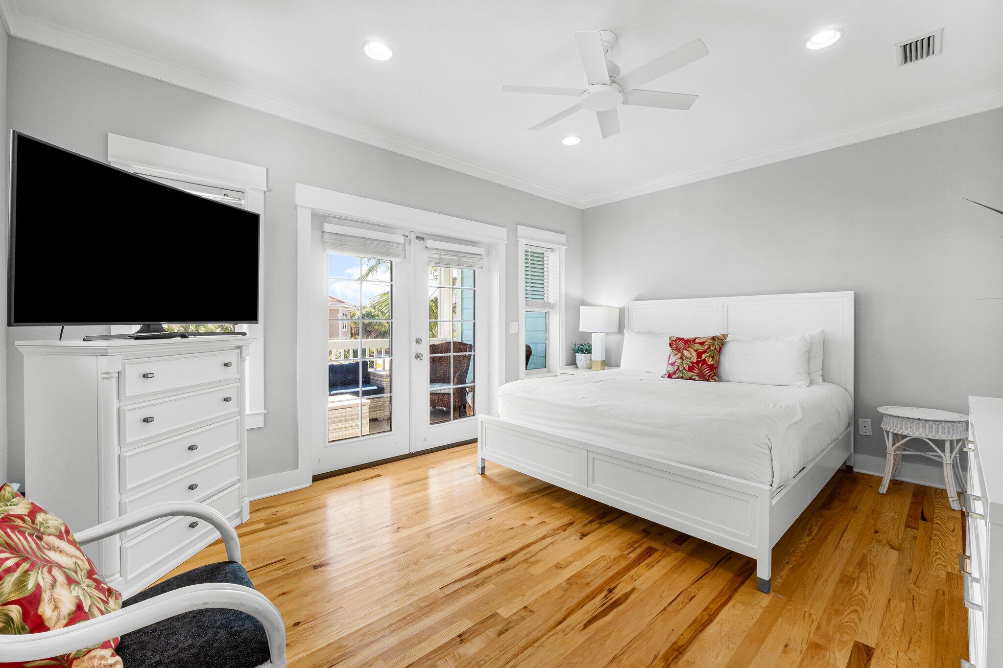 EMERALD WATERS VILLAGE - Residential
