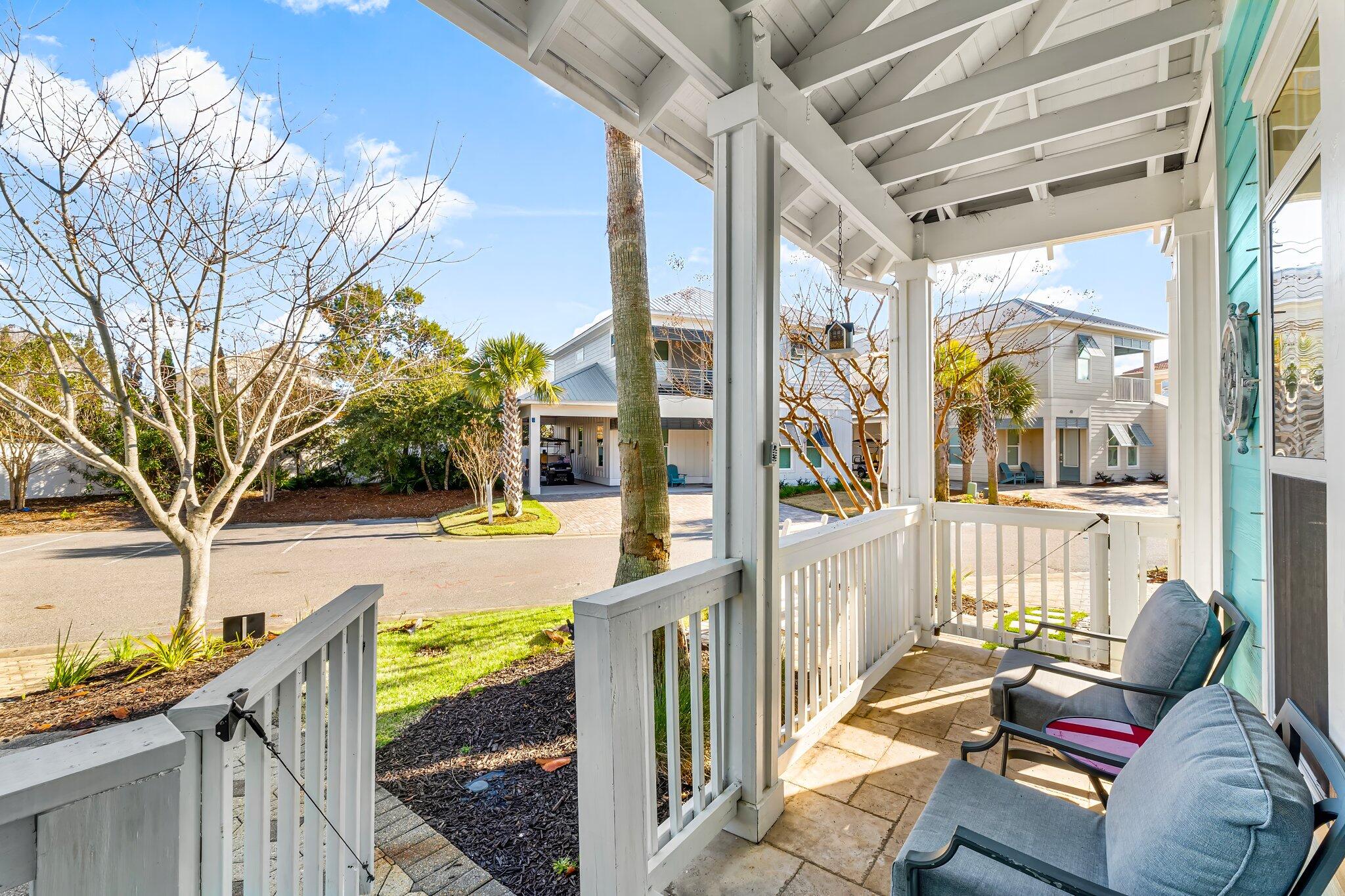 EMERALD WATERS VILLAGE - Residential
