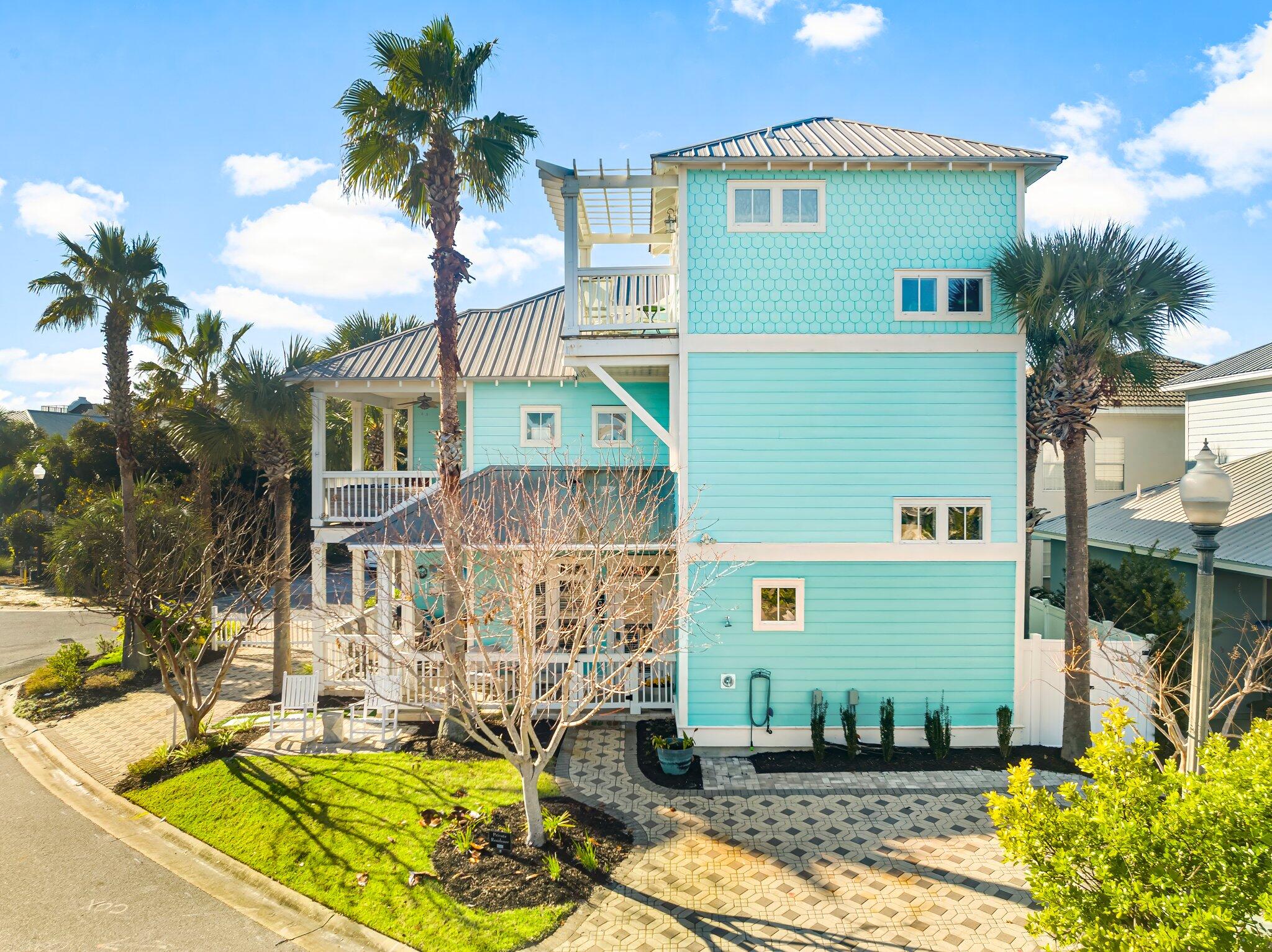 EMERALD WATERS VILLAGE - Residential