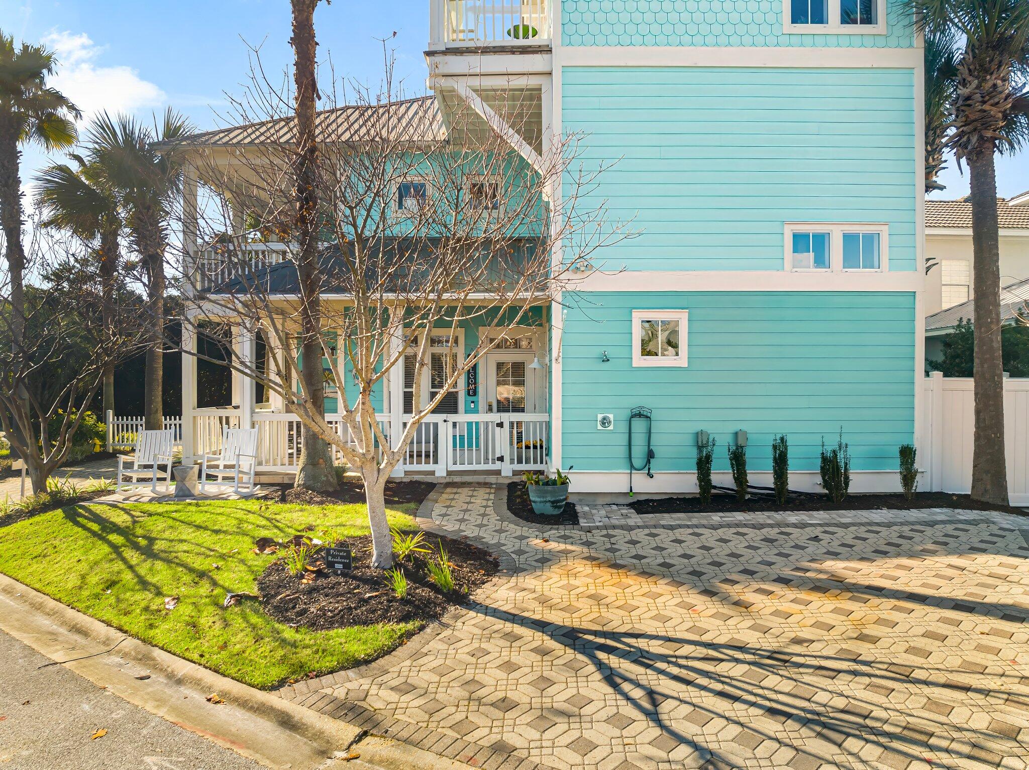 EMERALD WATERS VILLAGE - Residential