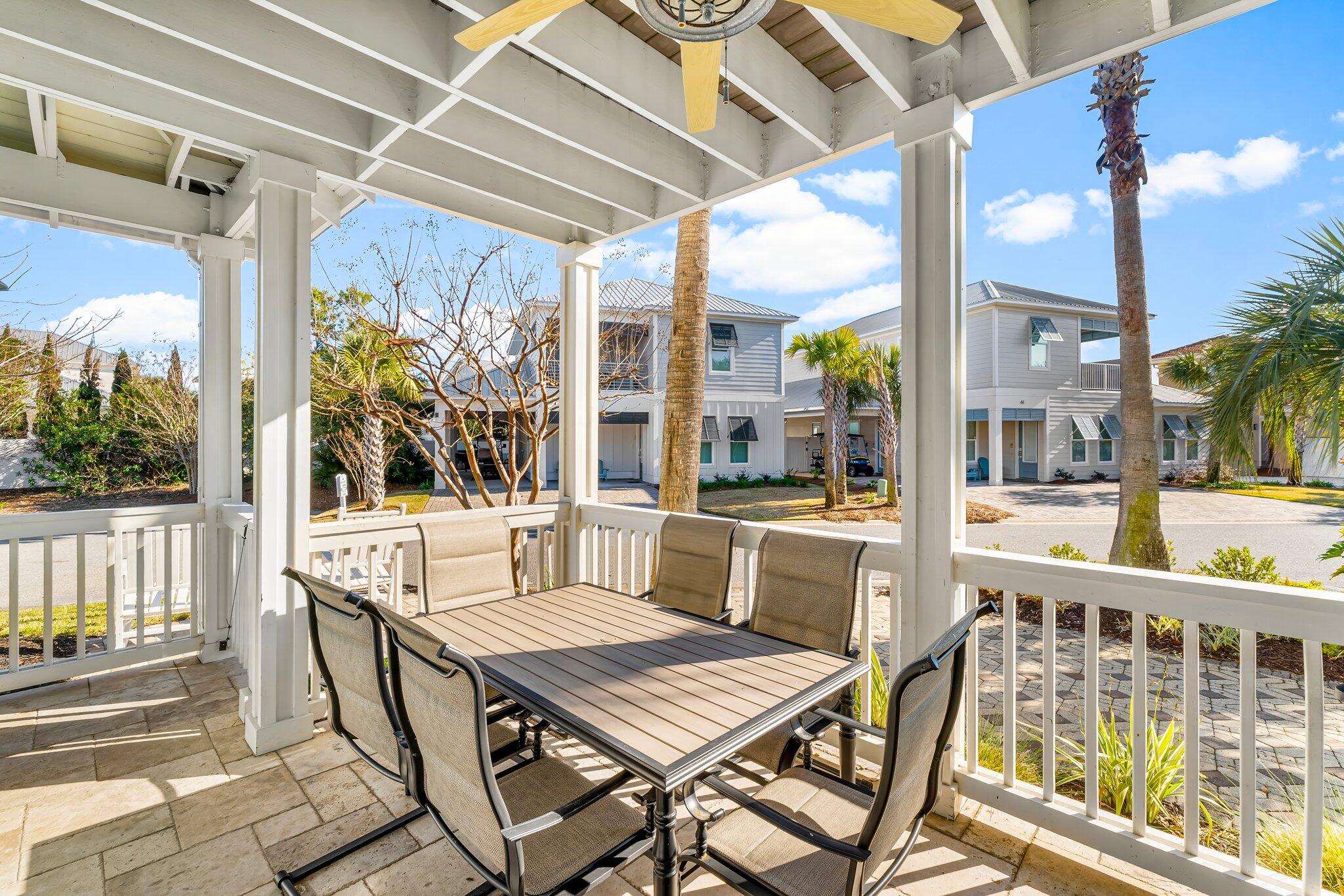 EMERALD WATERS VILLAGE - Residential