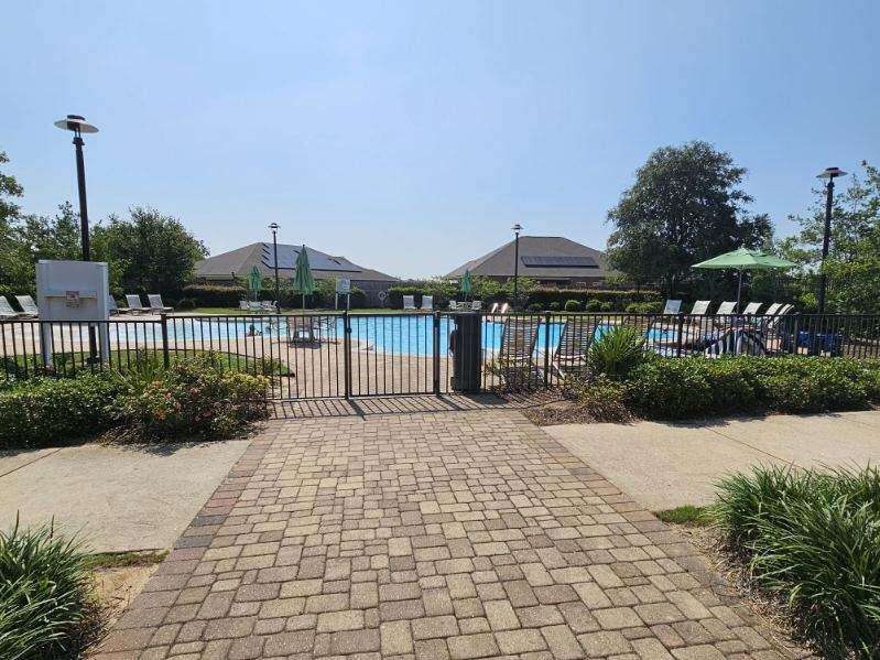 REDSTONE COMMONS - Residential Lease