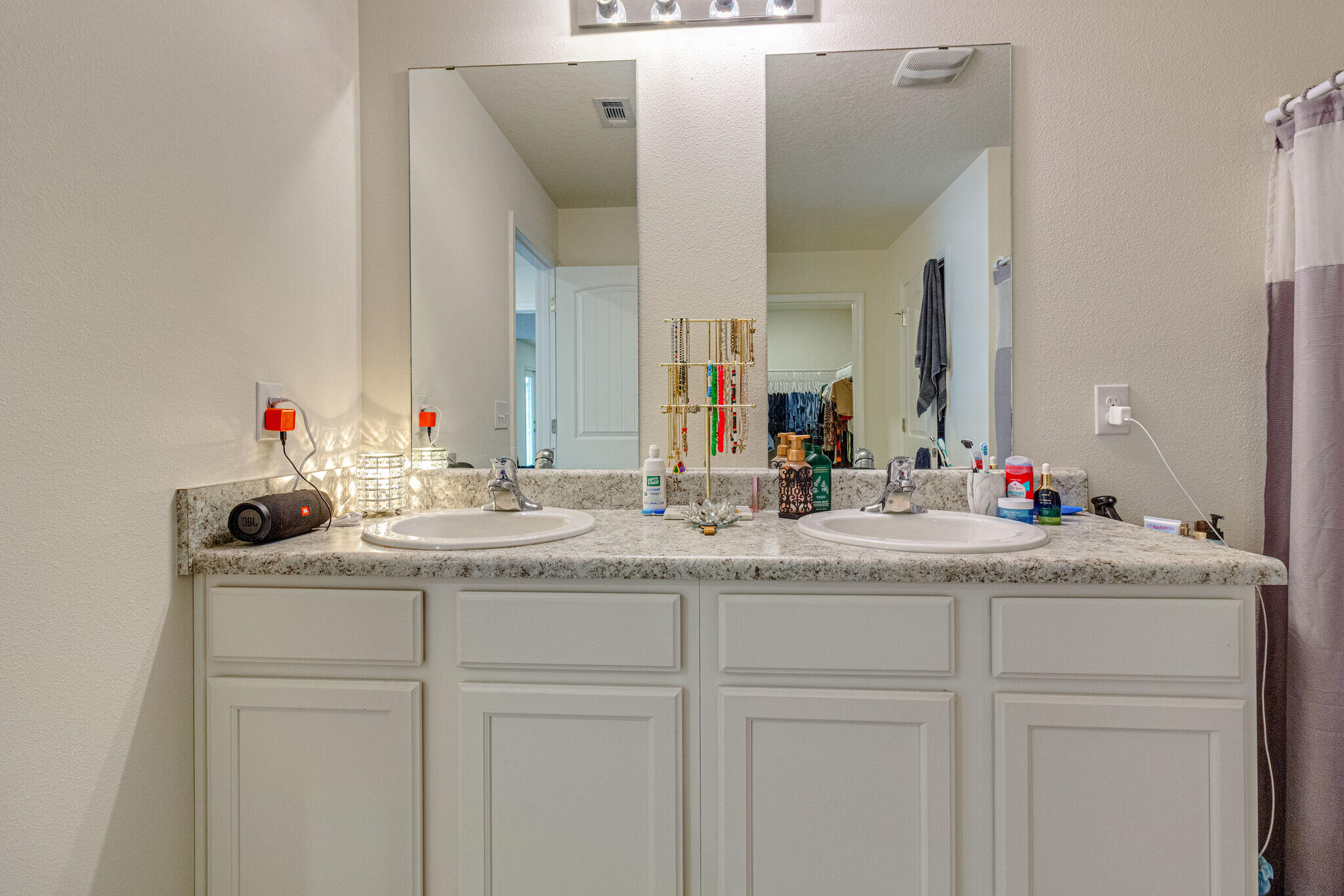 REDSTONE COMMONS - Residential Lease