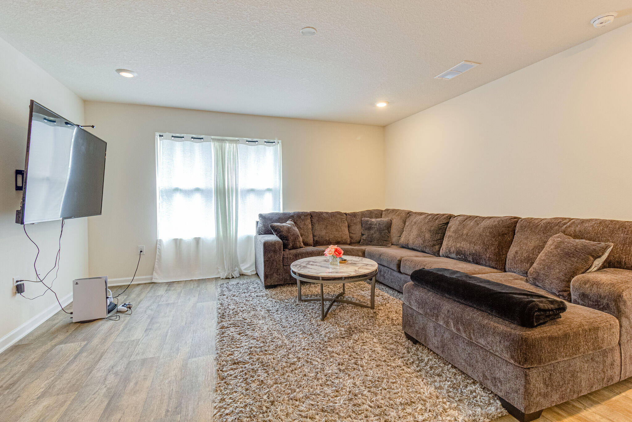REDSTONE COMMONS - Residential Lease