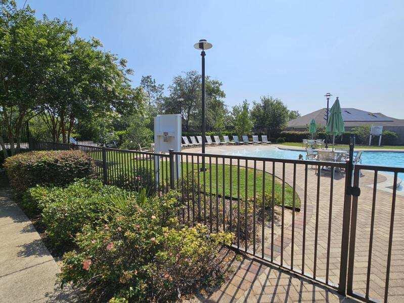 REDSTONE COMMONS - Residential Lease