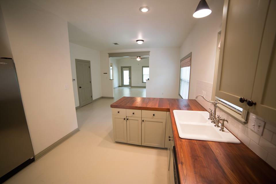 MAGNOLIA BEACH - Residential