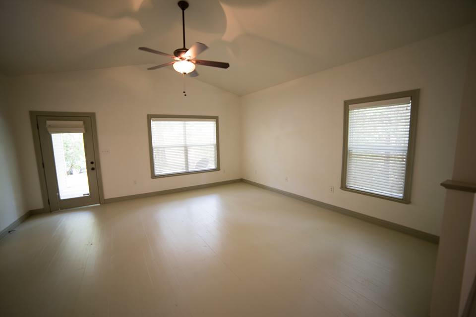 MAGNOLIA BEACH - Residential