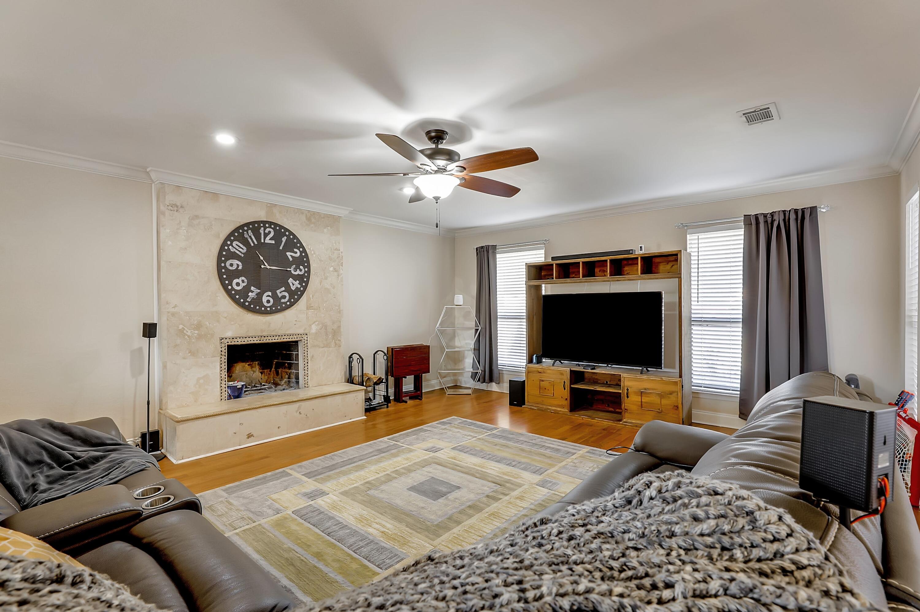Metes & Bounds....Lengthly legal - Residential