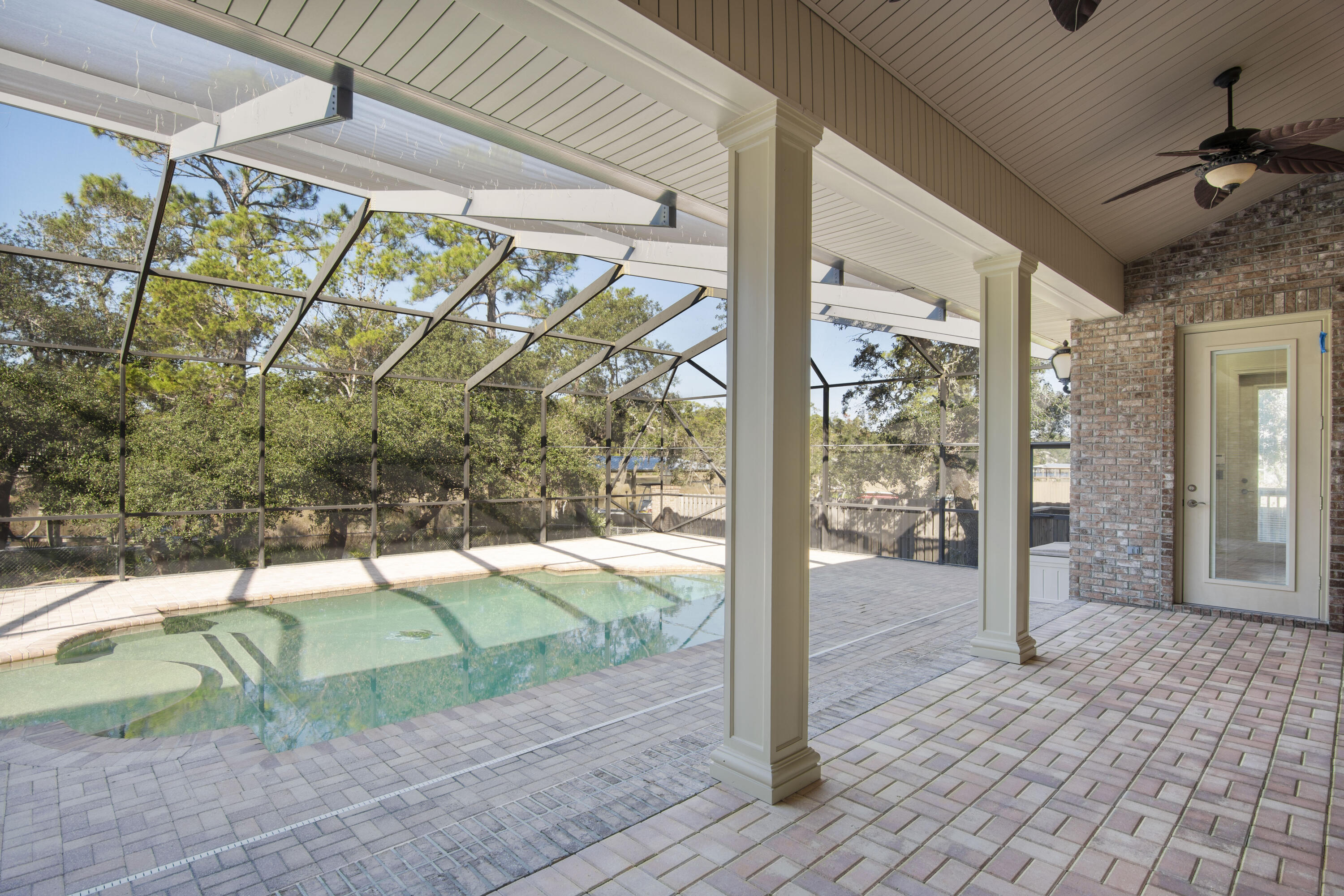 RIVER BEND - Residential Lease