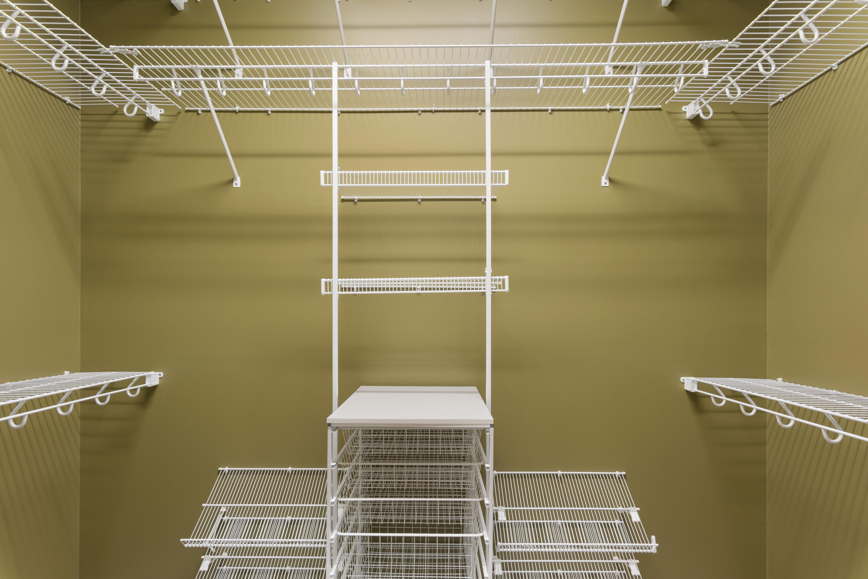 RIVER BEND - Residential Lease