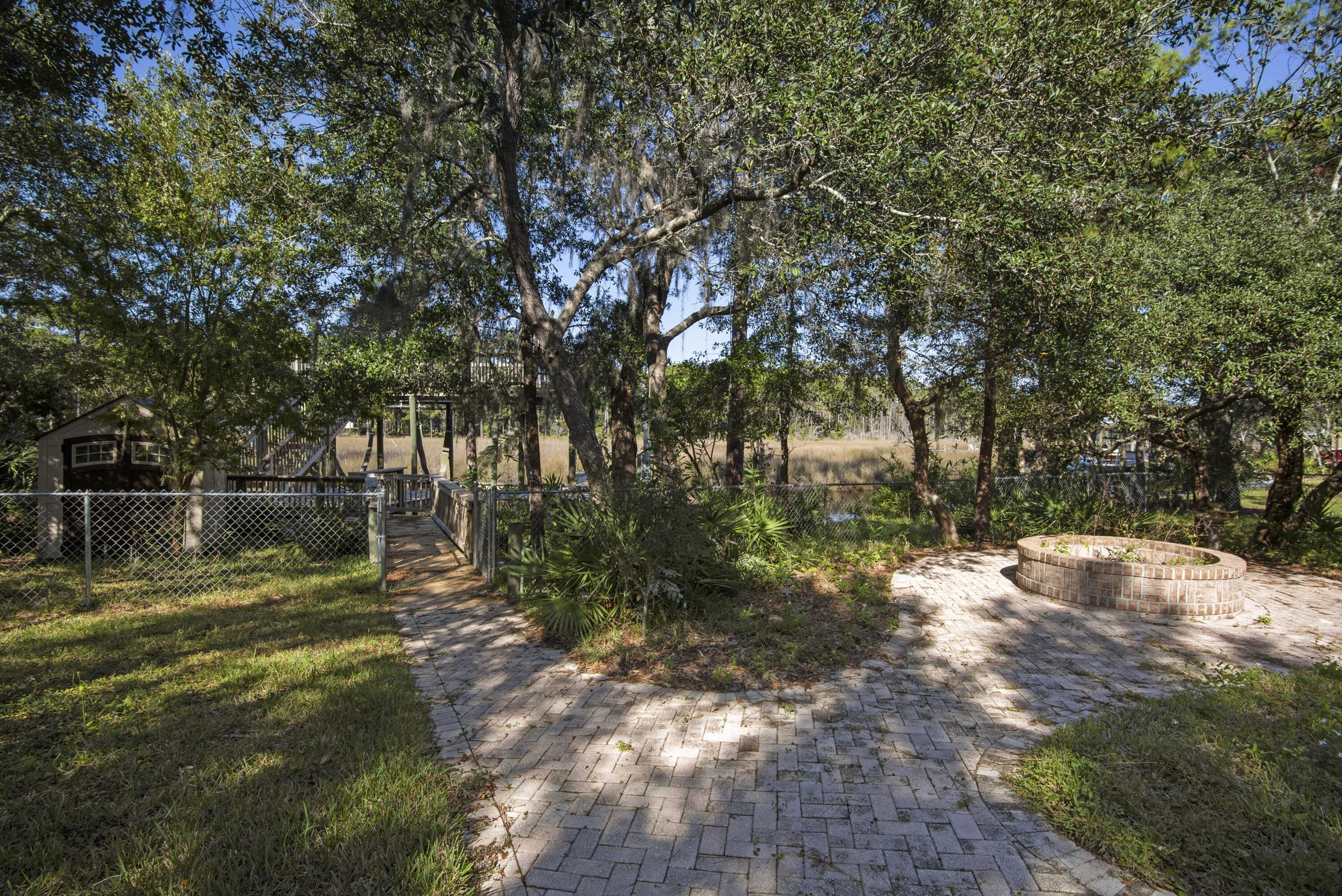 RIVER BEND - Residential Lease