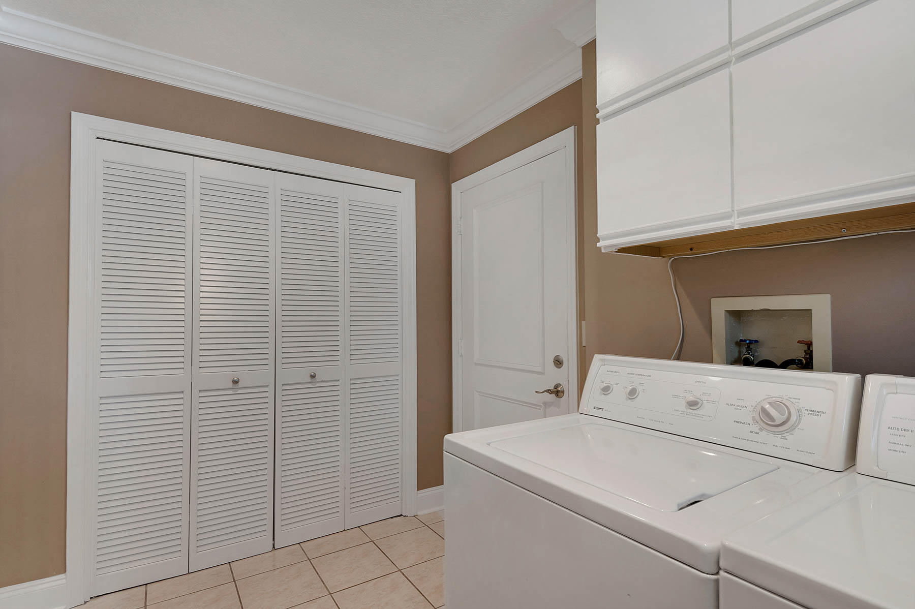 LAKE SHARON ESTATES - Residential