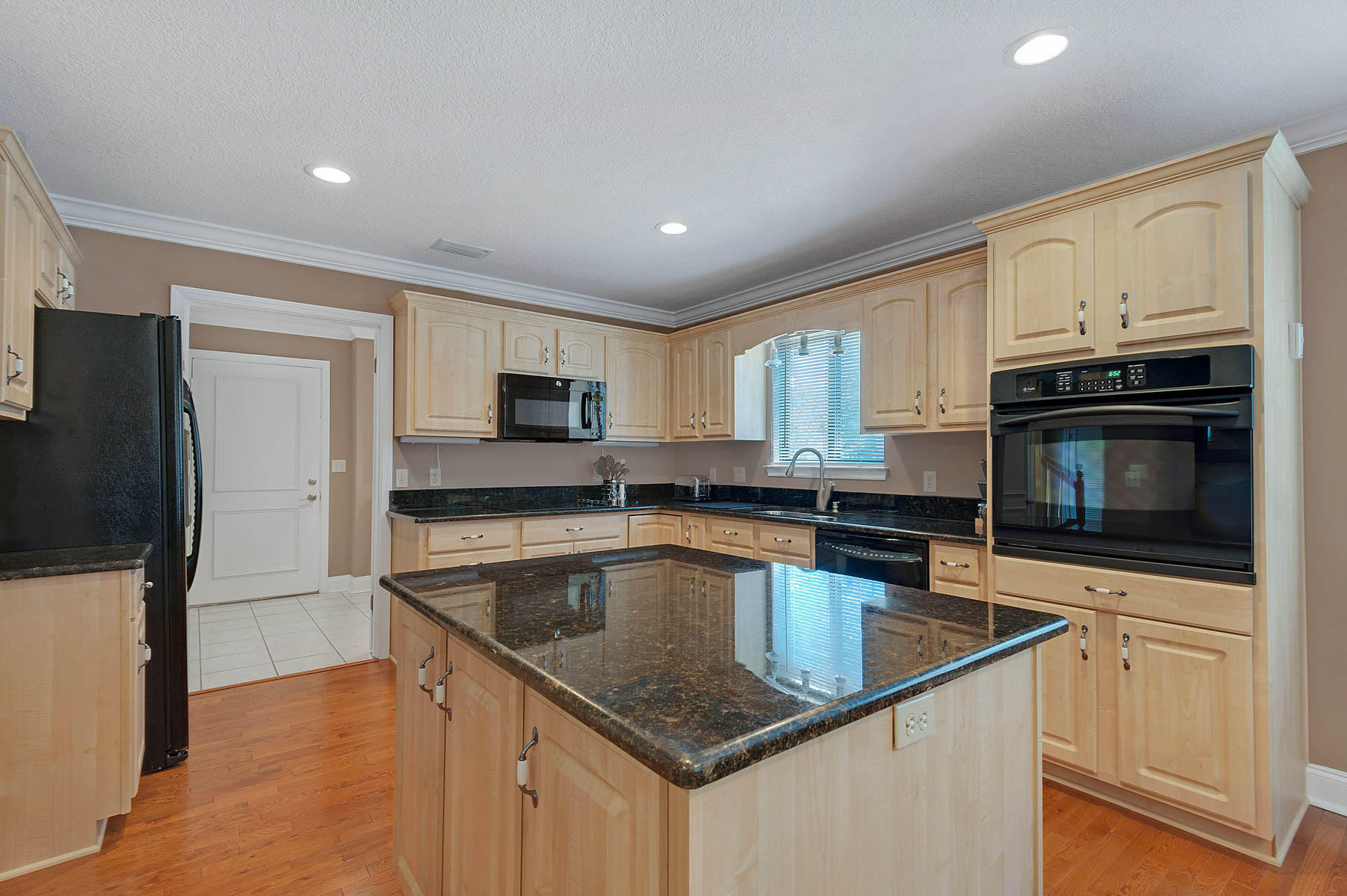 LAKE SHARON ESTATES - Residential