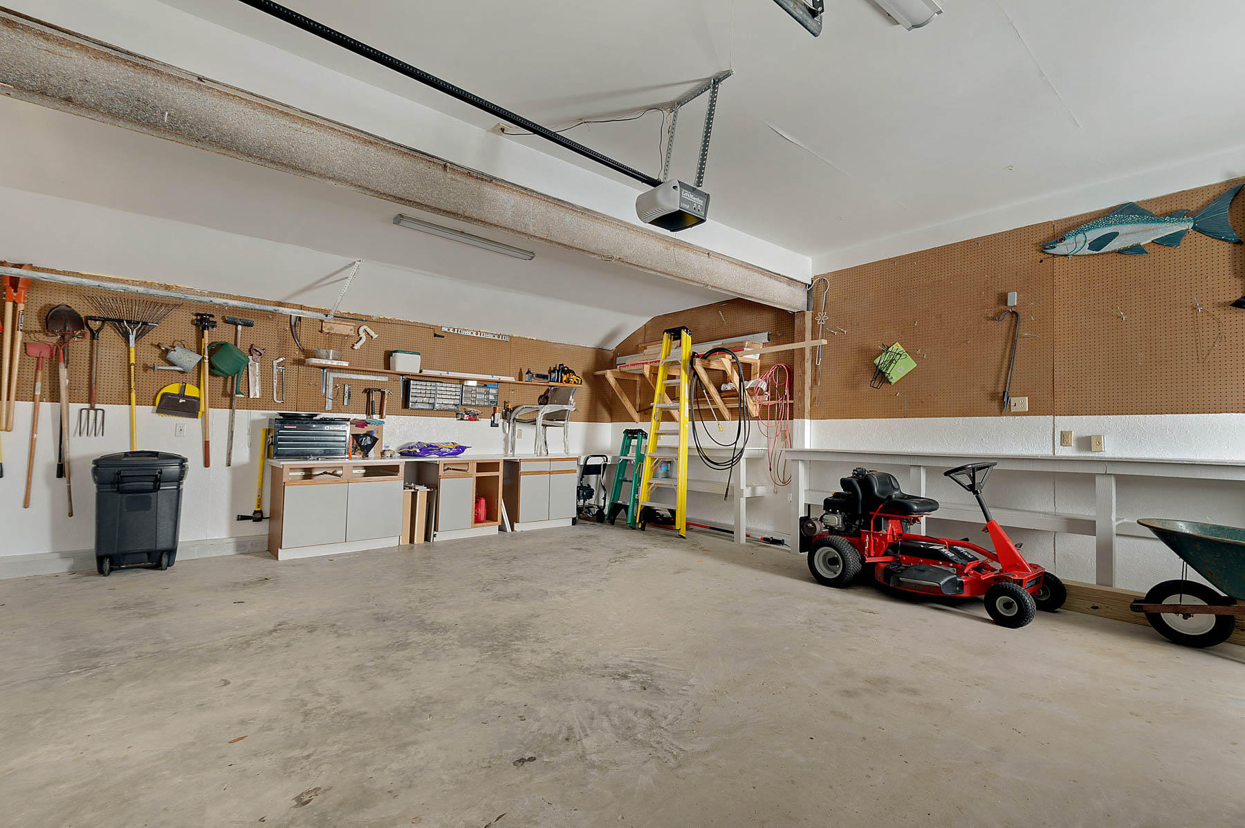 LAKE SHARON ESTATES - Residential