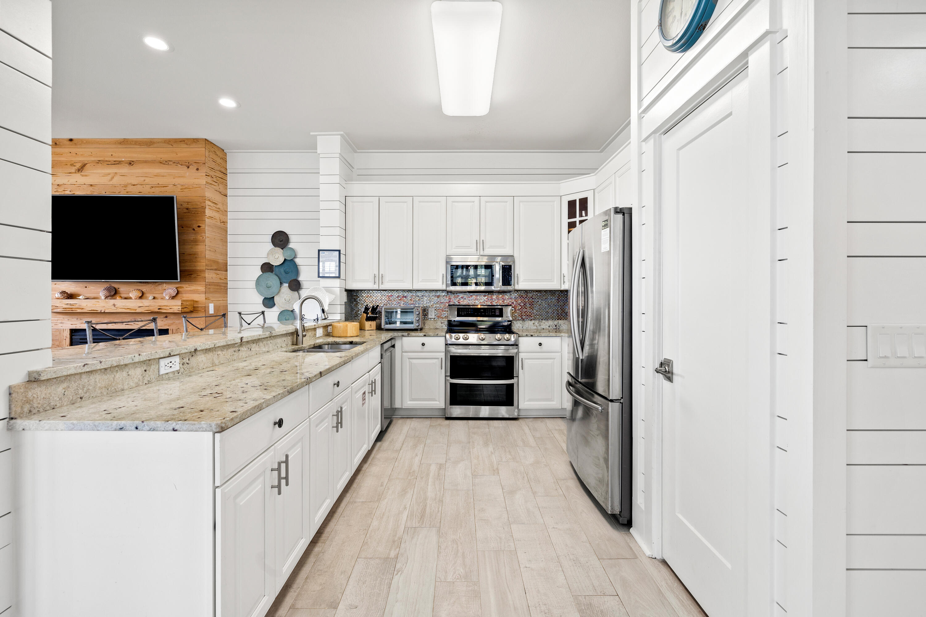 MARAVILLA SHORES - Residential