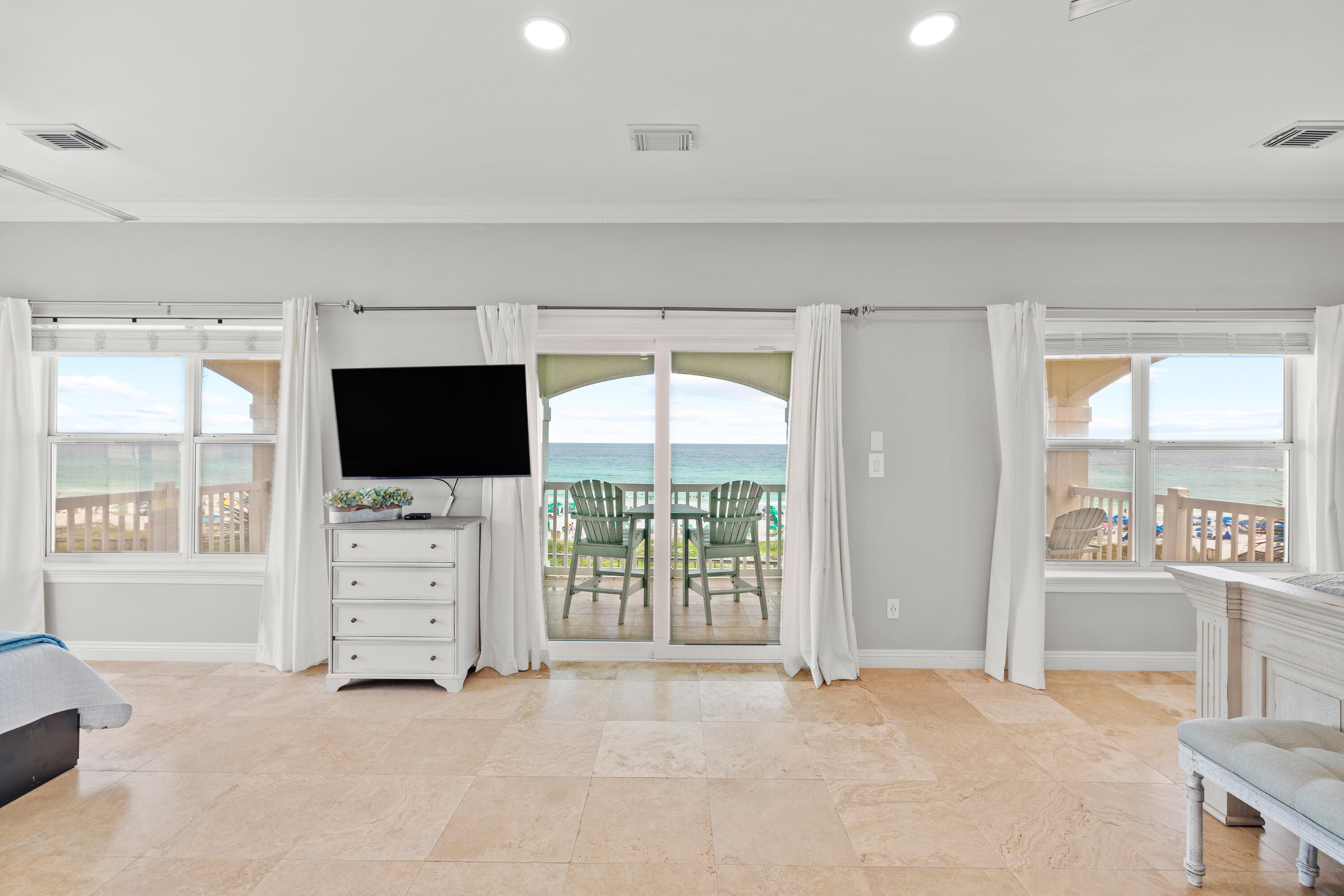 MARAVILLA SHORES - Residential