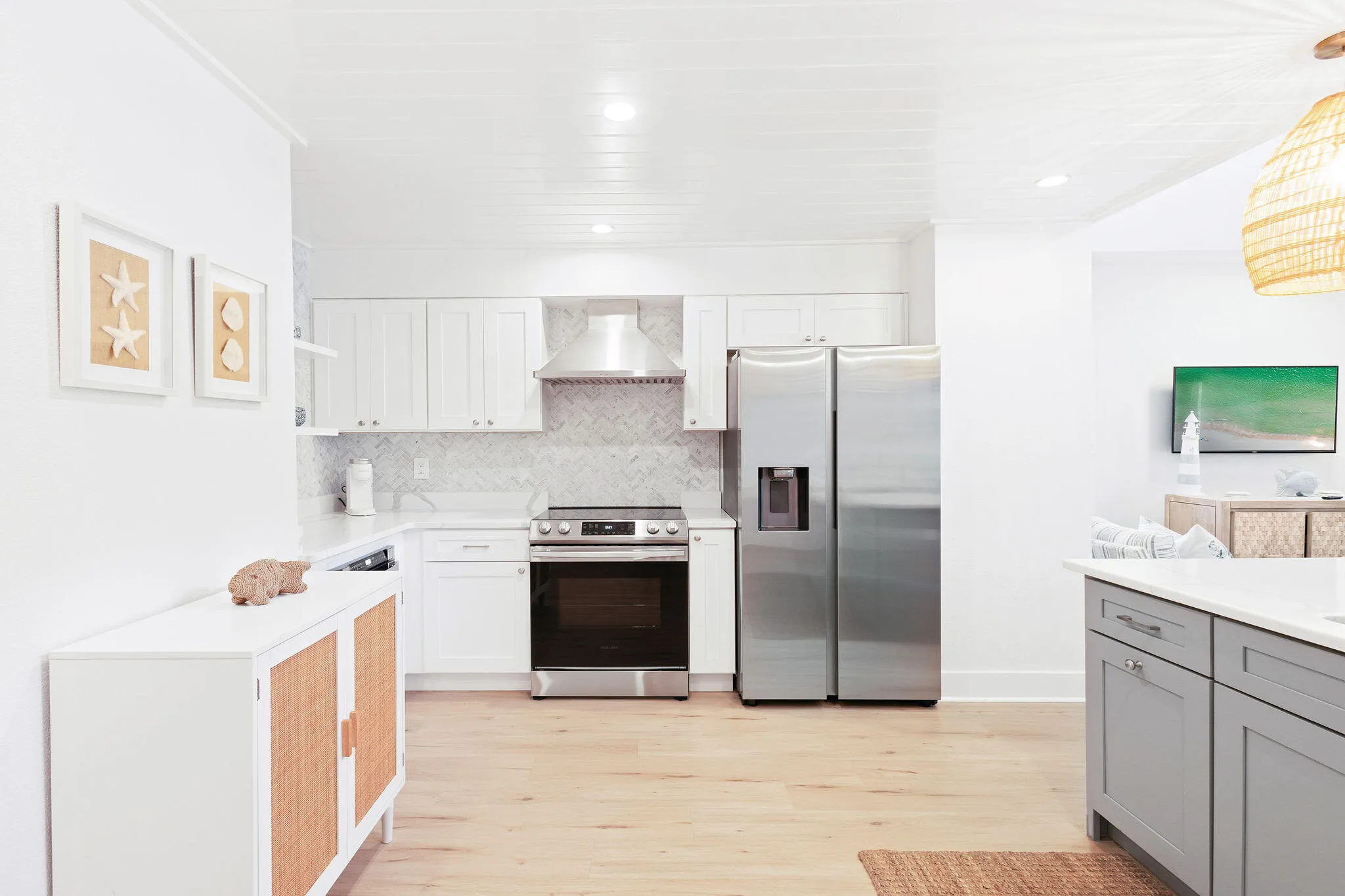 Santa Rosa Beach, Florida 32459, United States, 2 Bedrooms Bedrooms, ,3 BathroomsBathrooms,Residential,Pending,77322