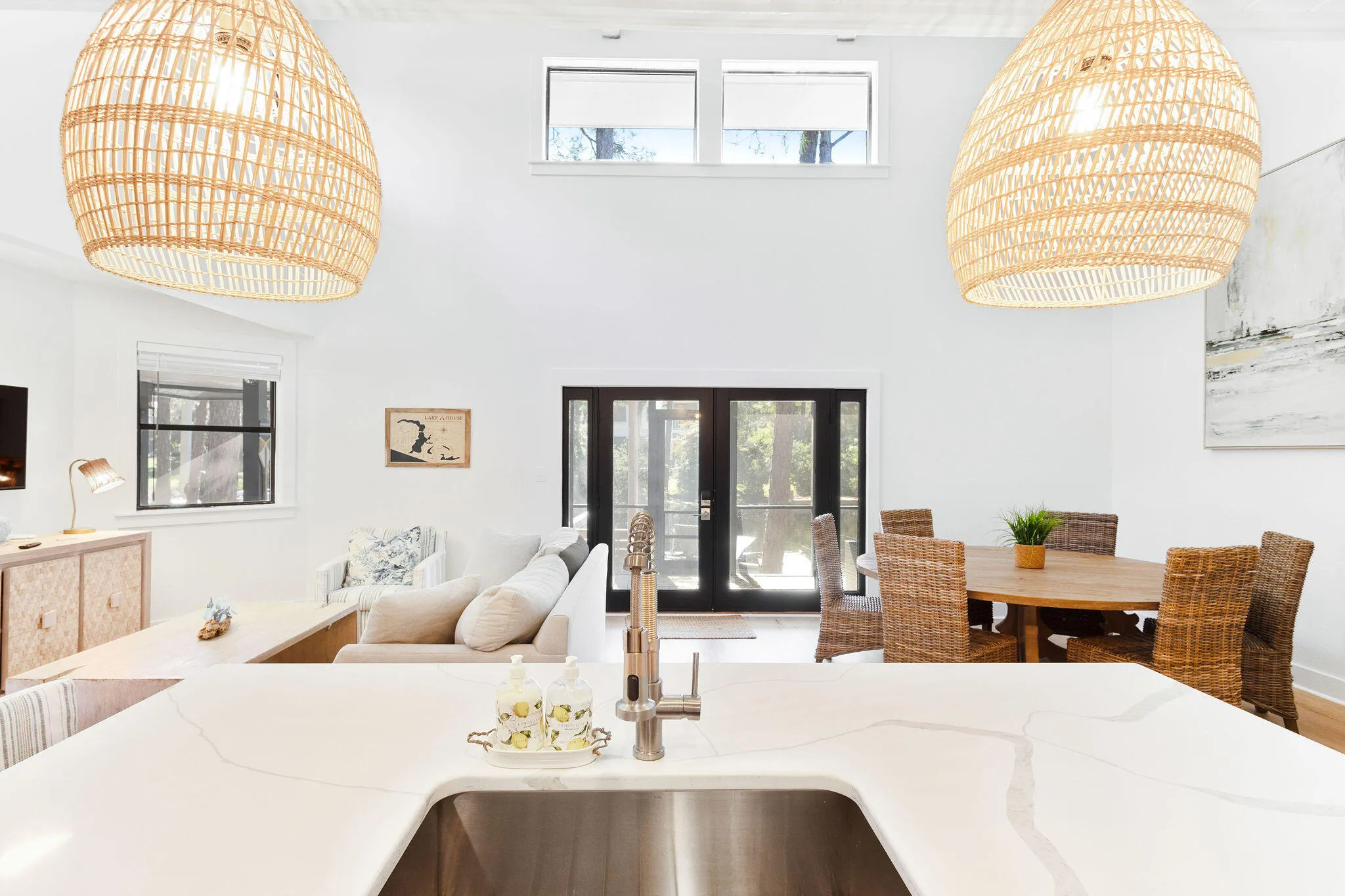 Santa Rosa Beach, Florida 32459, United States, 2 Bedrooms Bedrooms, ,3 BathroomsBathrooms,Residential,Pending,77322