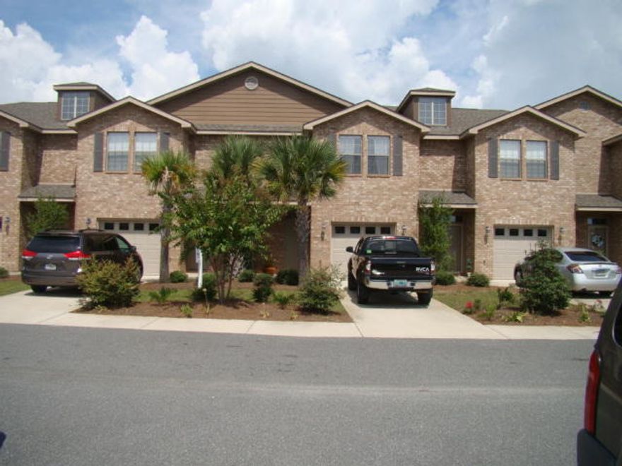 Beautiful three bedroom, two and half townhome with fenced yard, community pool and playground. Open floor plan, granite countertops and stainless steel appliance. Great place to live