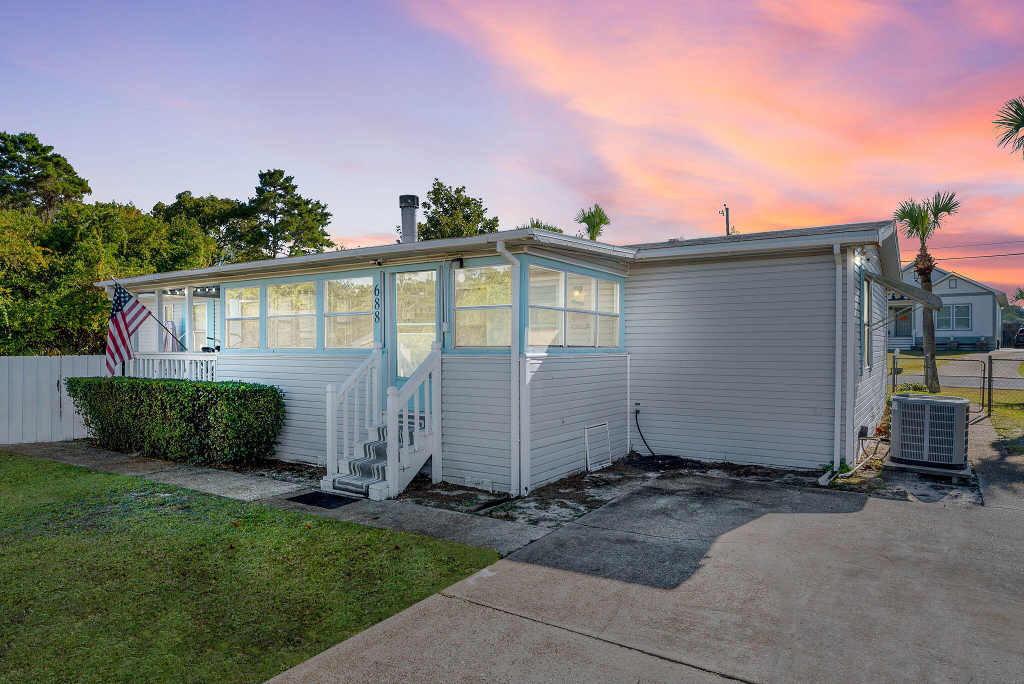 SAND DOLLAR ESTATES - Residential