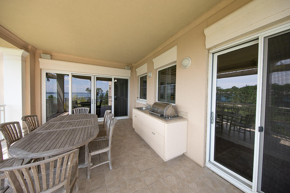 ONE WATER PLACE AT KELLY PLANTATION - Residential