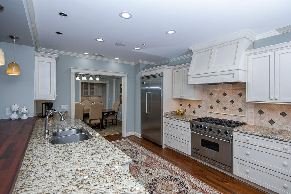 ONE WATER PLACE AT KELLY PLANTATION - Residential