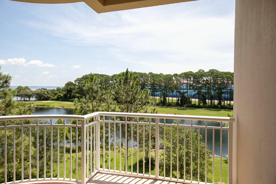 ONE WATER PLACE AT KELLY PLANTATION - Residential