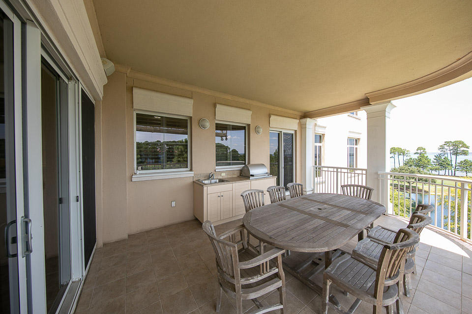 ONE WATER PLACE AT KELLY PLANTATION - Residential