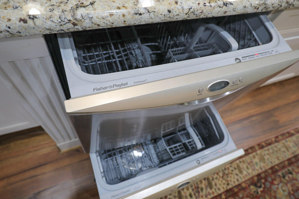 ONE WATER PLACE AT KELLY PLANTATION - Residential