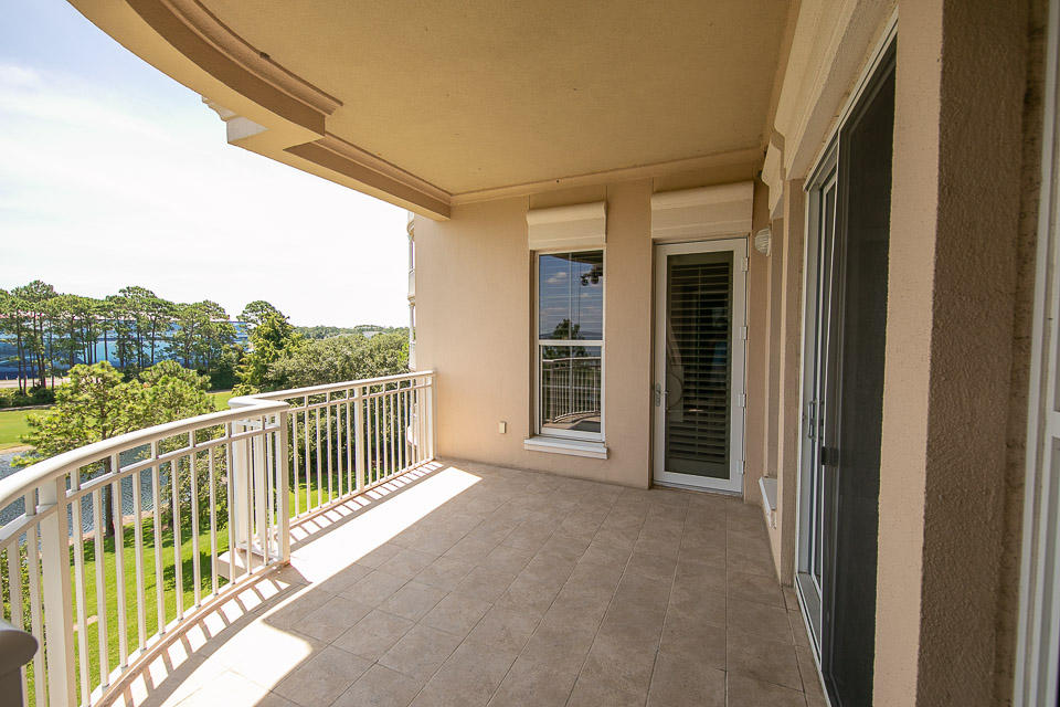 ONE WATER PLACE AT KELLY PLANTATION - Residential