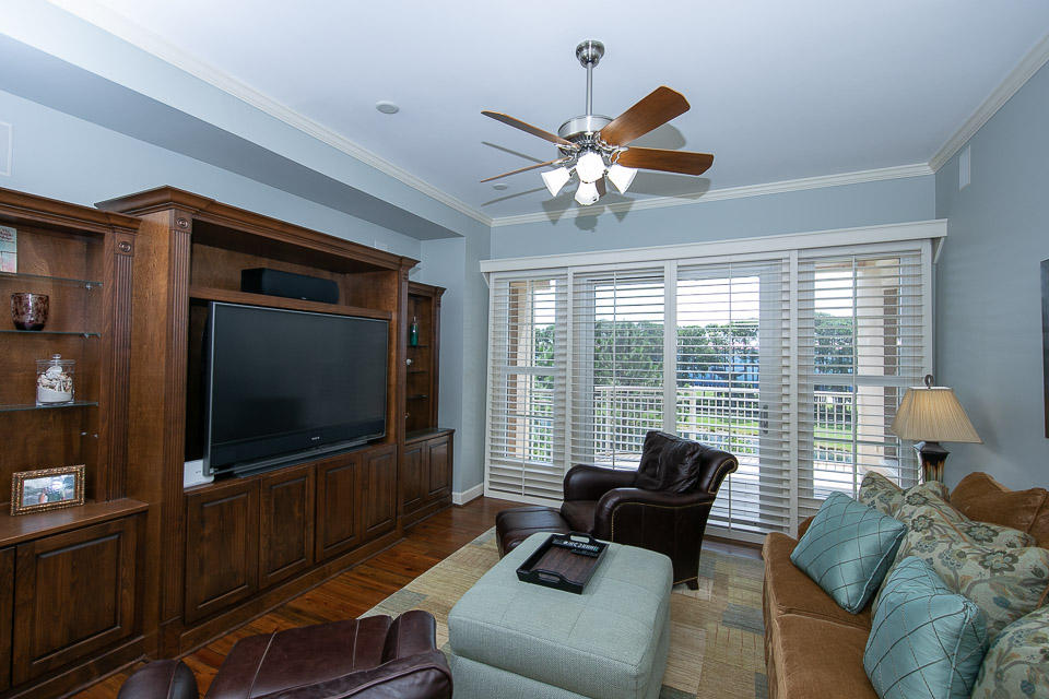 ONE WATER PLACE AT KELLY PLANTATION - Residential