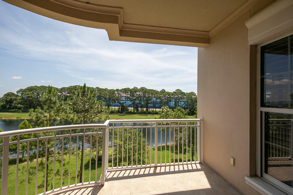 ONE WATER PLACE AT KELLY PLANTATION - Residential