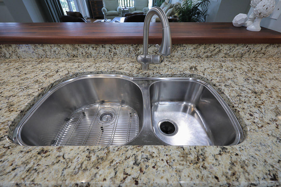 ONE WATER PLACE AT KELLY PLANTATION - Residential