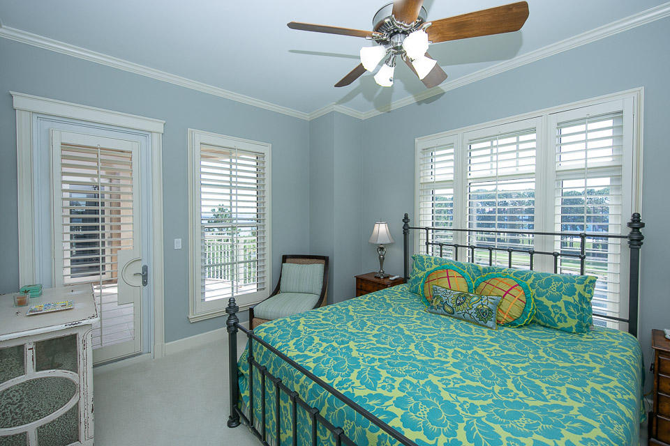 ONE WATER PLACE AT KELLY PLANTATION - Residential