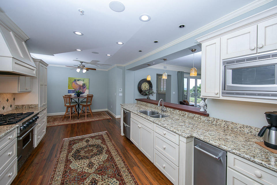 ONE WATER PLACE AT KELLY PLANTATION - Residential