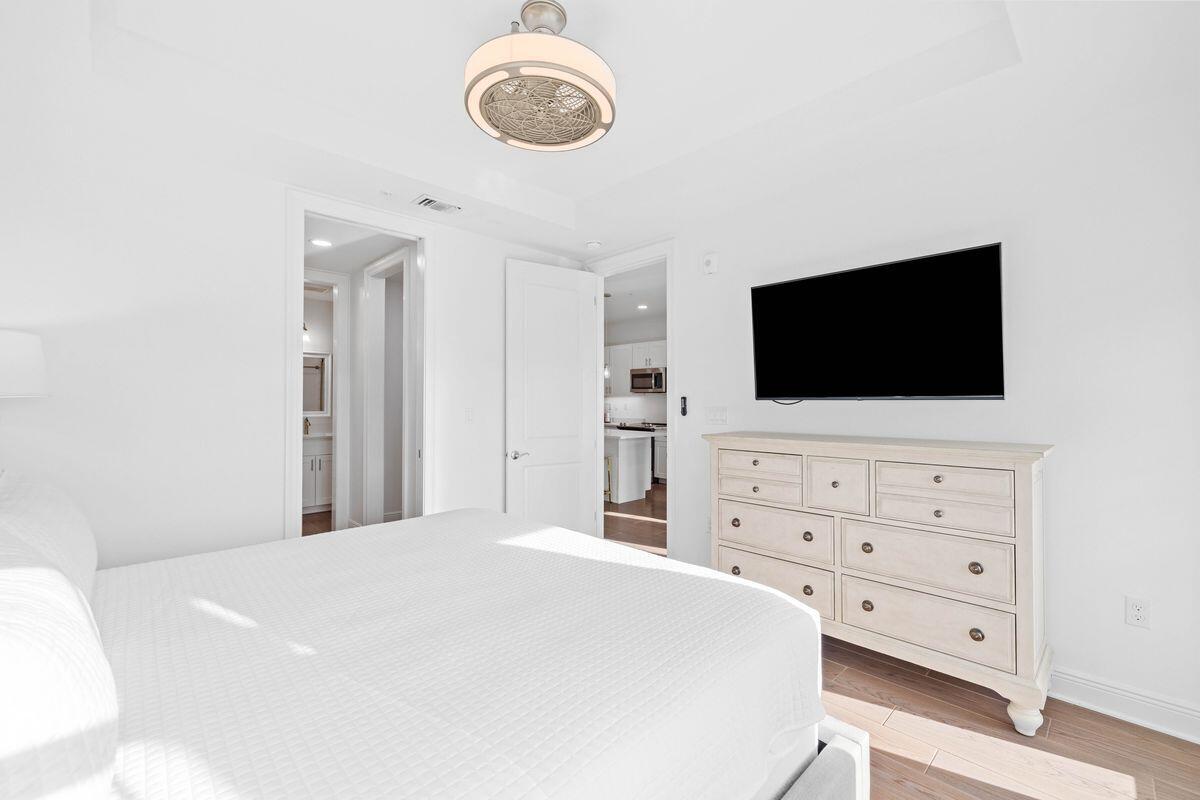 GULF PLACE RESIDENCES - Residential